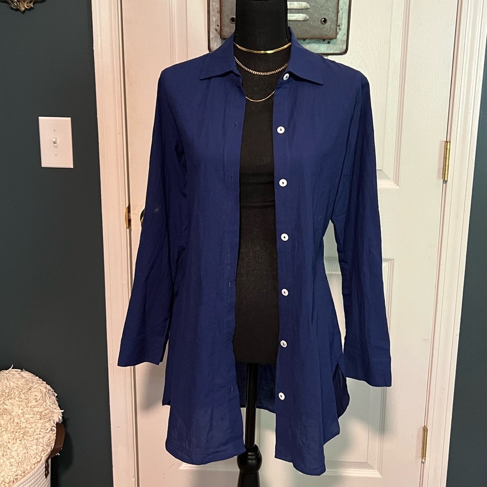 Tommy Bahama boyfriend shirt. Sz Small. NWT